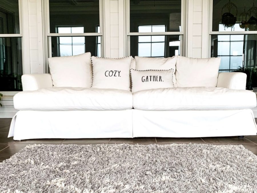 cozy-farmhouse-sunroom-couch